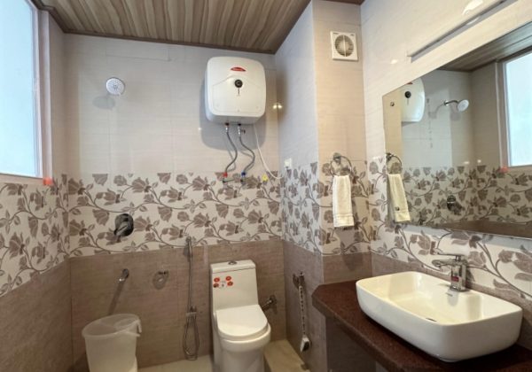 Hotel for sale in Manali, hotel sale manali, manali property dealer, hotel deals manali, manali lease, manali cottage deals