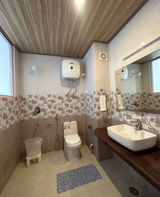 Hotel for sale in Manali, hotel sale manali, manali property dealer, hotel deals manali, manali lease, manali cottage deals